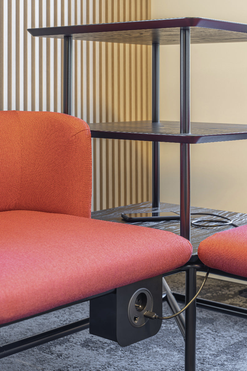 Agora AR05 - Sitzsystem in Weiss präsentiert im Onlineshop von KAQTU Design AG. Modulares Sofa ist von Mdd