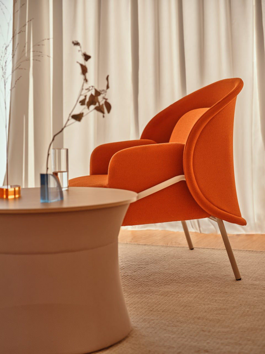 Mesh MF1M - Sessel in Ziegelrot präsentiert im Onlineshop von KAQTU Design AG. Sessel ist von Mdd