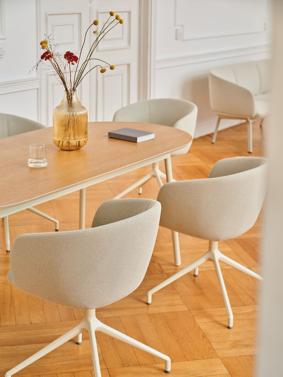 Grace GRP19K - Stuhl Drehbasis in Grau präsentiert im Onlineshop von KAQTU Design AG. Drehstuhl ist von Mdd