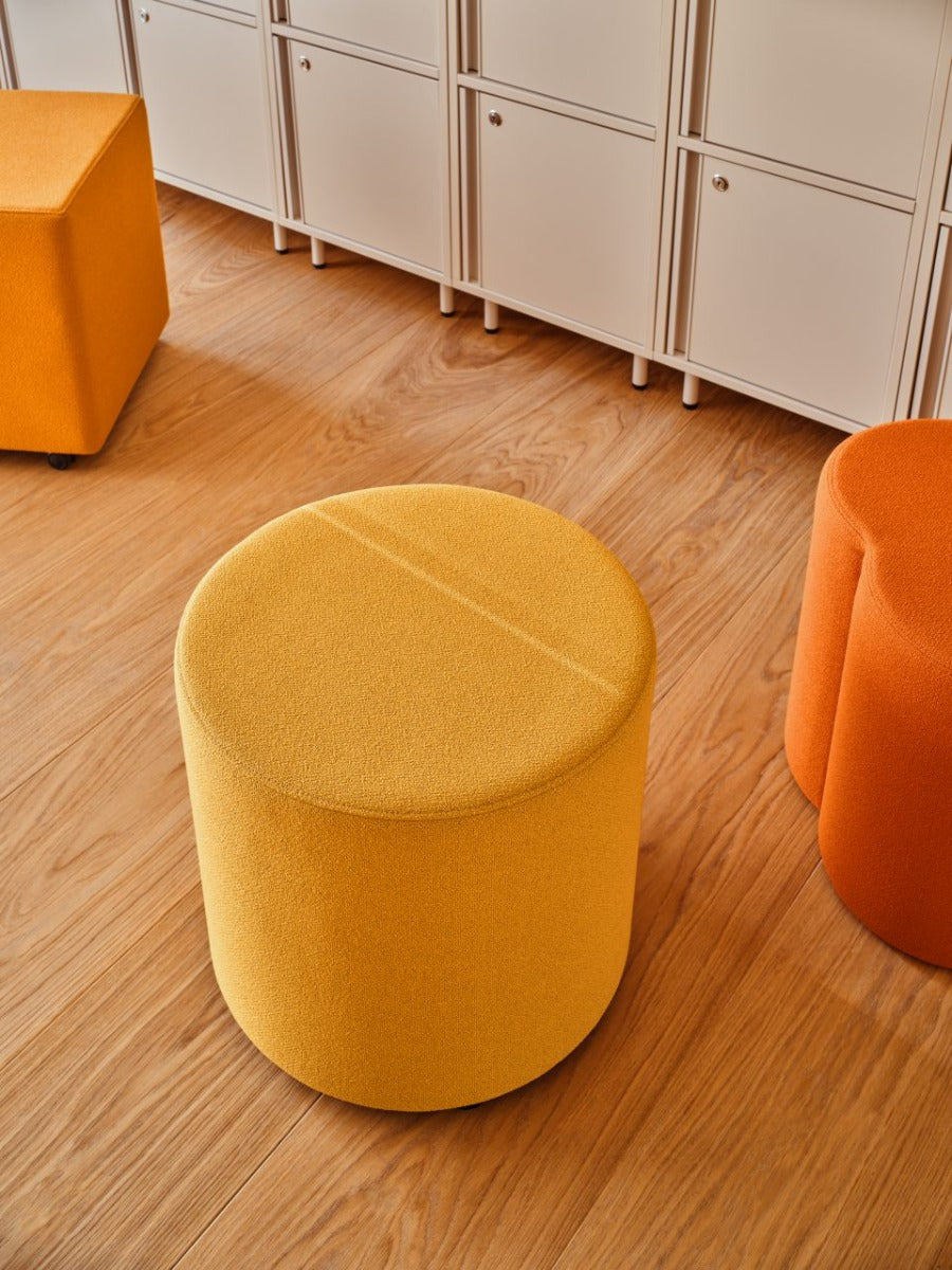 Mix MX01 - Hocker in Gelb präsentiert im Onlineshop von KAQTU Design AG. Hocker ist von Mdd
