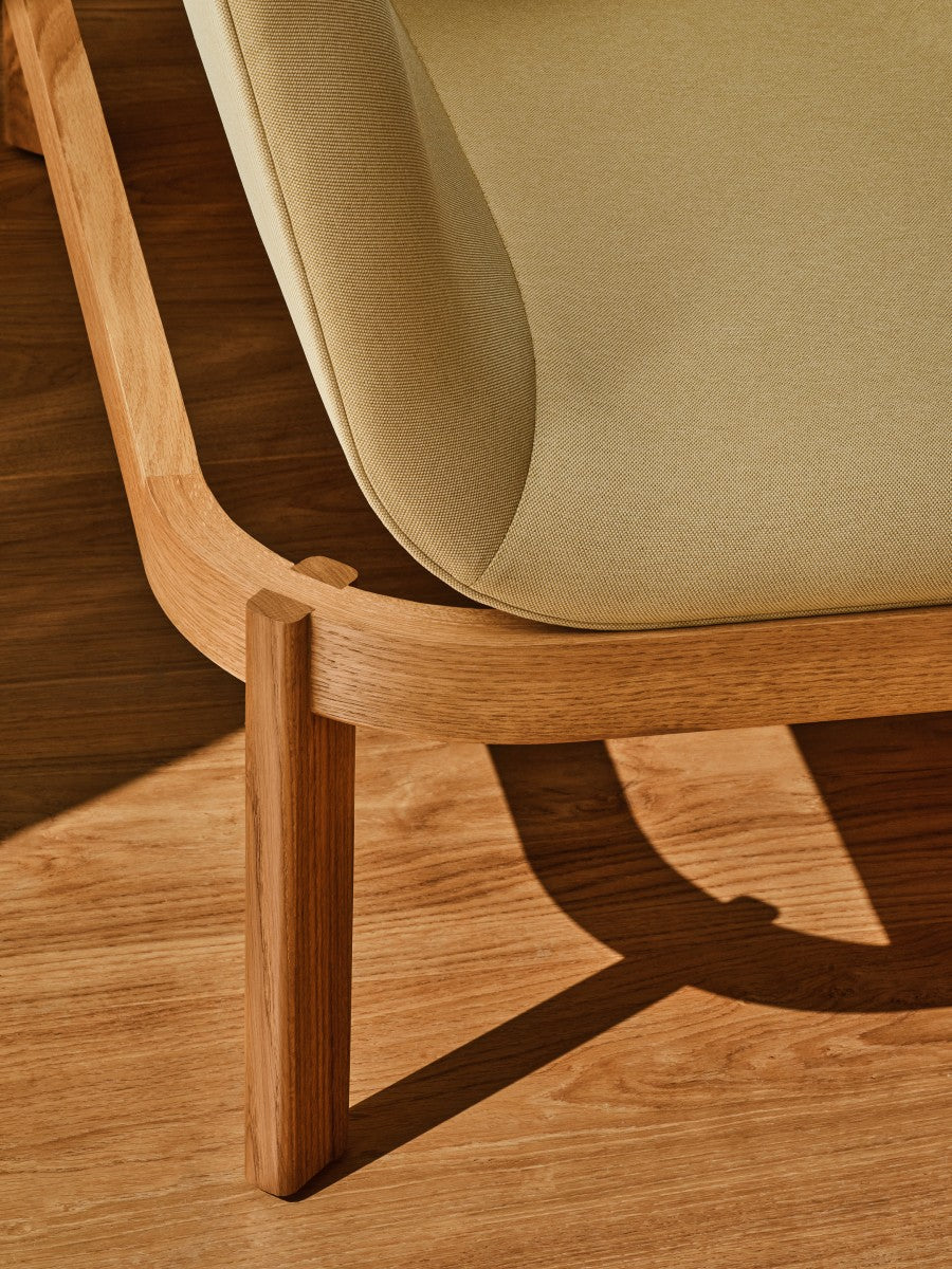 Ramp RMP232 - Bank in Grau präsentiert im Onlineshop von KAQTU Design AG. Sitzbank ist von Mdd