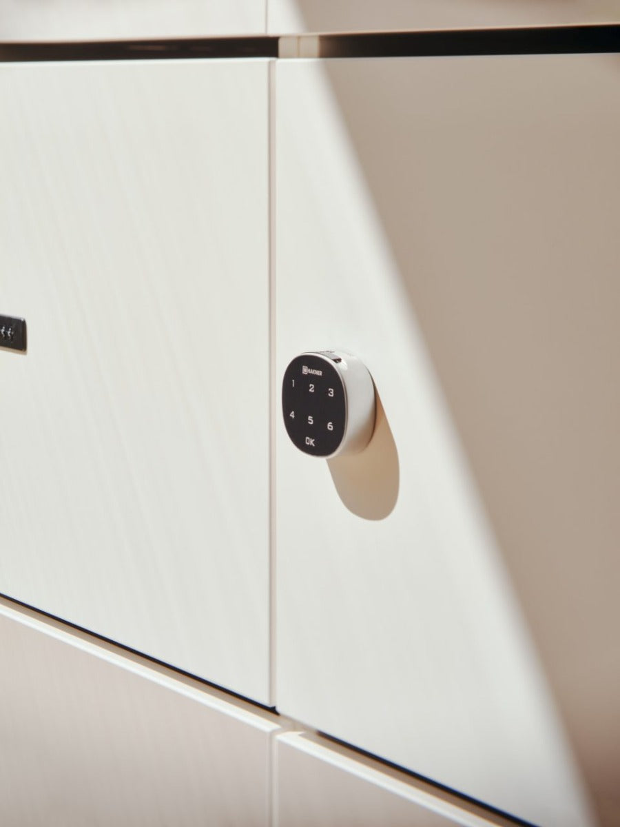 Locker Standard LOK30 - Schließfachschrank in Weiss Pastell präsentiert im Onlineshop von KAQTU Design AG. Büroschrank ist von Mdd