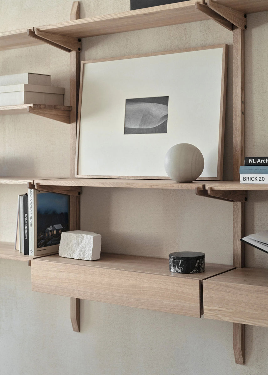 Noki NKI85T - Holzfachboden in Eiche Natur präsentiert im Onlineshop von KAQTU Design AG. Wandregal ist von Tamo