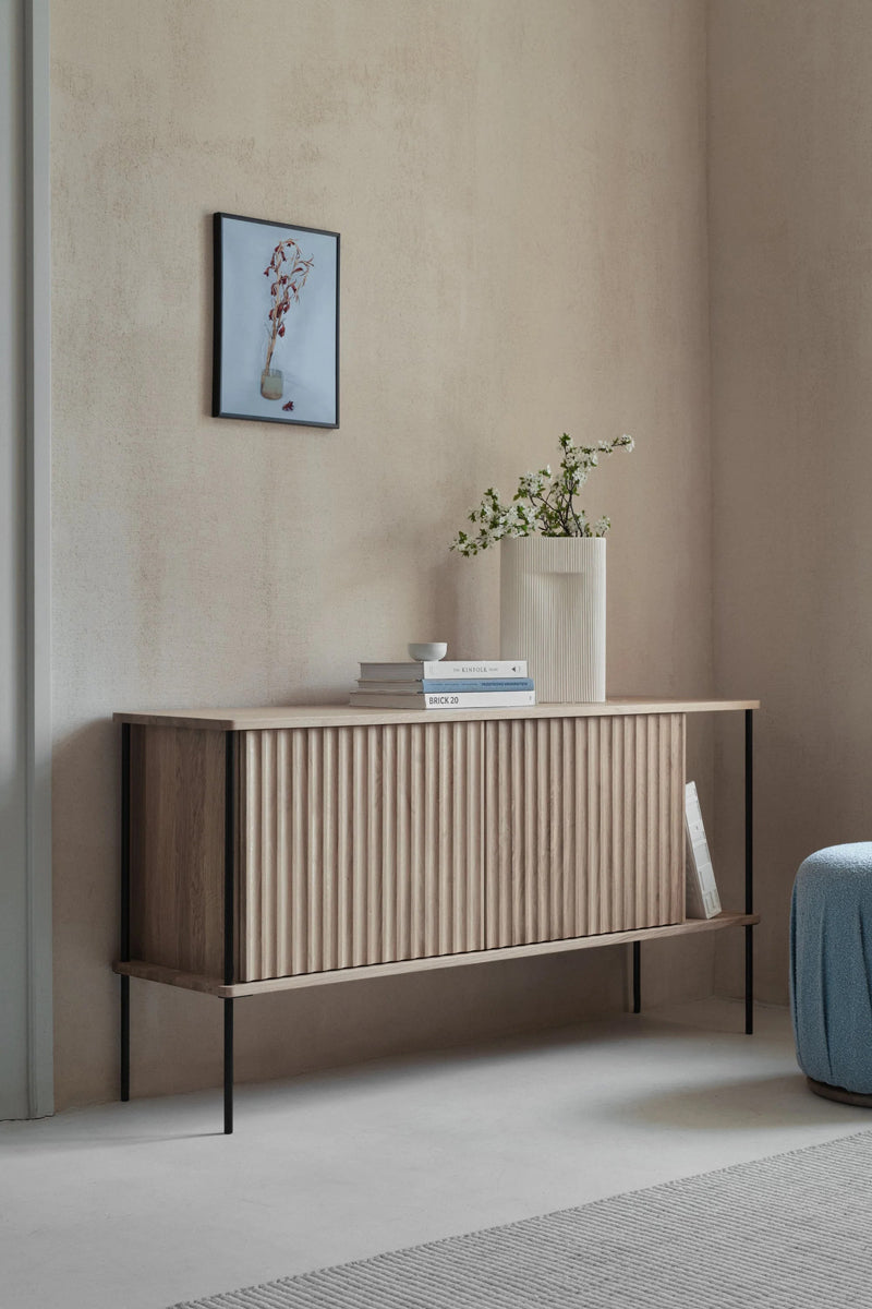 Maya MY01 - Holz-Schrank in Eiche Natur präsentiert im Onlineshop von KAQTU Design AG. Büroschrank ist von Tamo