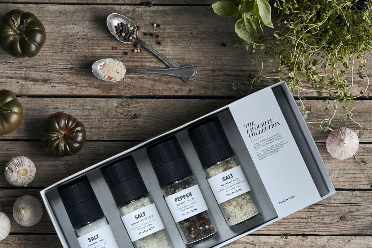 Elegante Gastgeber-Geschenke, die täglich genutzt werden: Tassen, Servierbretter, Kerzenhalter – nachhaltige Freude bei jedem Anlass.