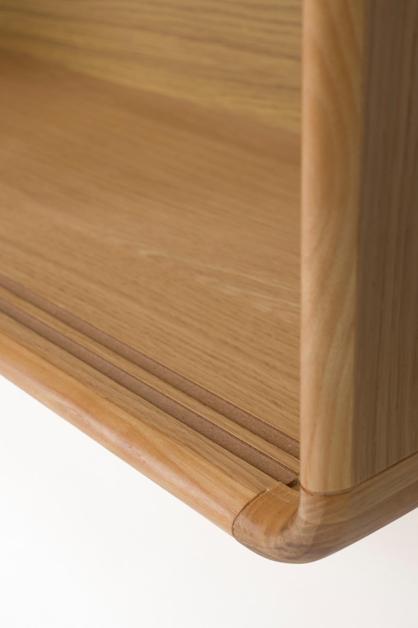 Das Regal Rise von Zuiver besticht durch modernes Design und Funktionalität, perfekt für stilvolle Aufbewahrung.