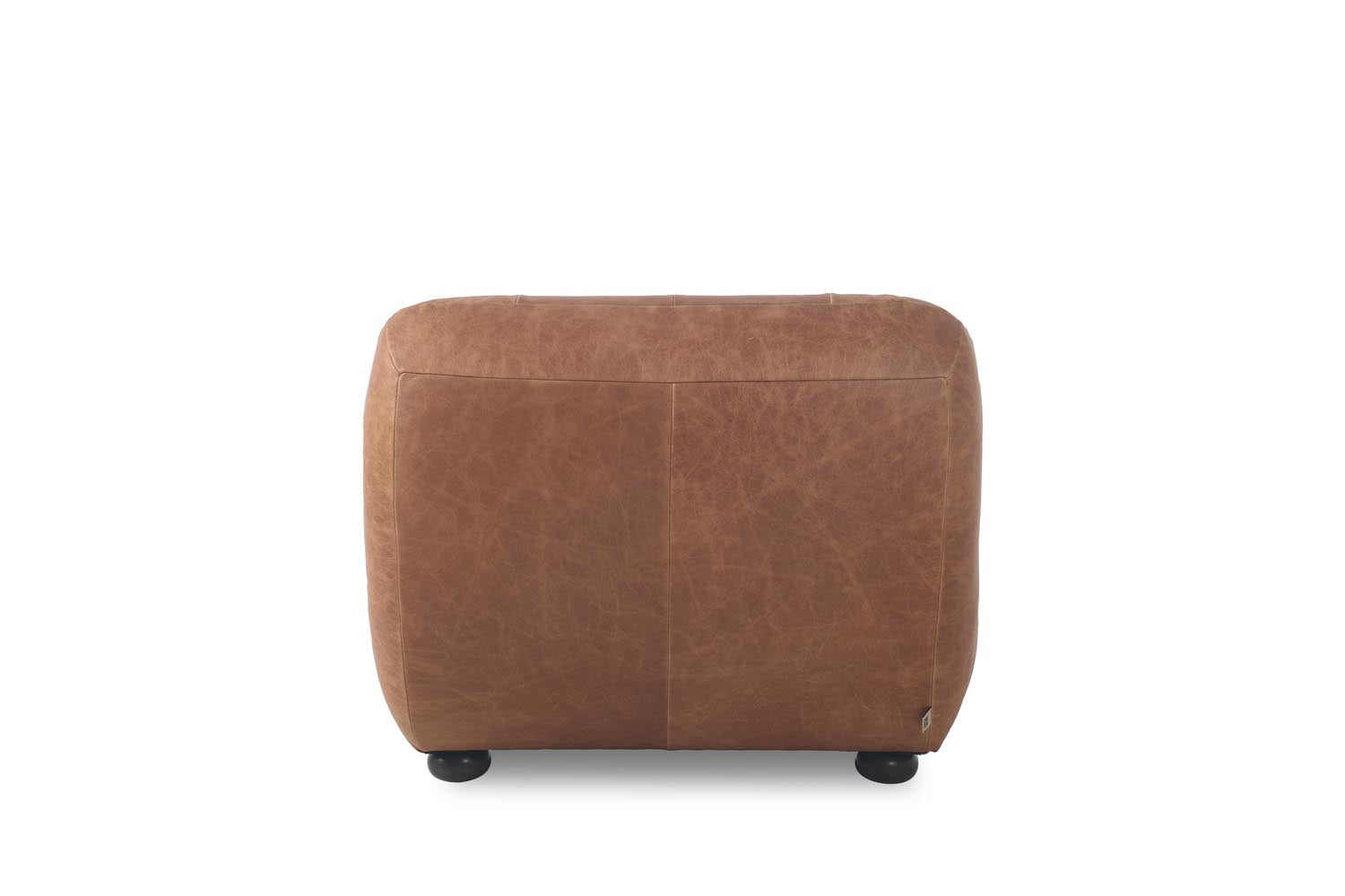 Der Loungesessel Wyatt von Dutchbone bietet stilvollen Komfort und modernes Design für elegante Wohnräume.