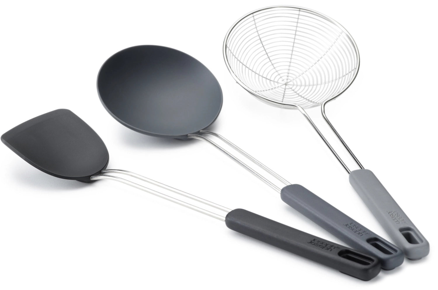 Praktisches 3er Set Nest Fusion Wok-Set von Joseph Joseph, ideal zum Kochen und Braten, mit ergonomischem Design und platzsparender Aufbewahrung.
