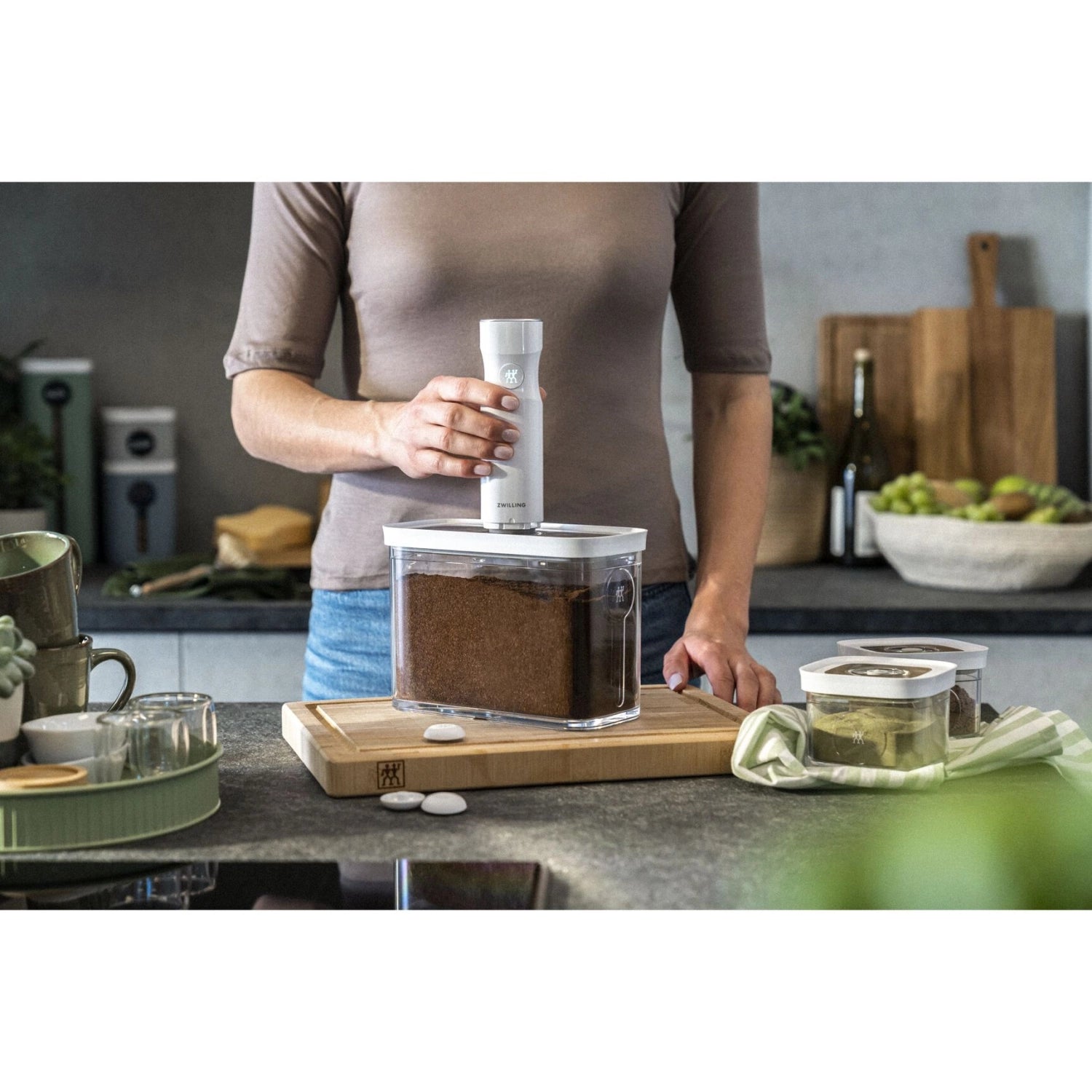 Praktisches 5-teiliges CUBE Box Set von Zwilling, ideal zum Vakuumieren von Lebensmitteln, sorgt für langanhaltende Frische und ist platzsparend.