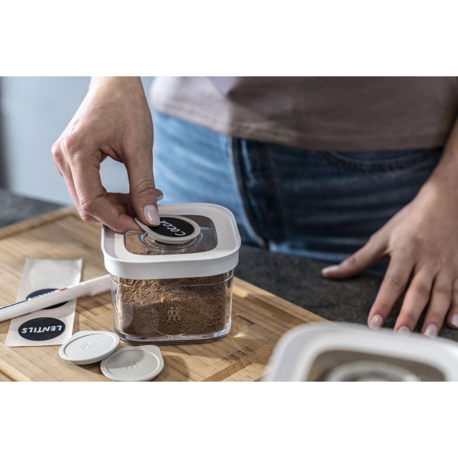 Praktisches 3-teiliges Set von Zwilling zur genauen Positionierung von Etiketten, ideal für das Vakuumieren und Organisieren von Lebensmitteln.