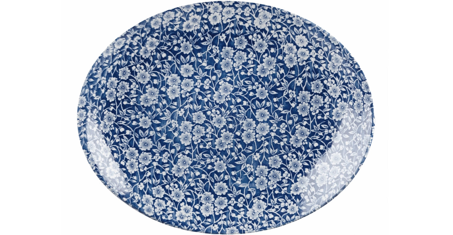 Nuria Velour Pillow von Micadoni in elegantem Design, weich und stilvoll, ideal für die Dekoration jedes Wohnraums.