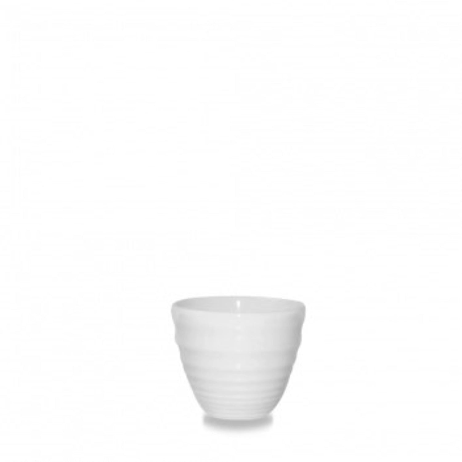 Eleganter, kleiner Ripple Dip Becher in Weiß von Churchill, 5.9x5cm, 5.7cl, ideal für Dips und Snacks bei festlichen Anlässen.