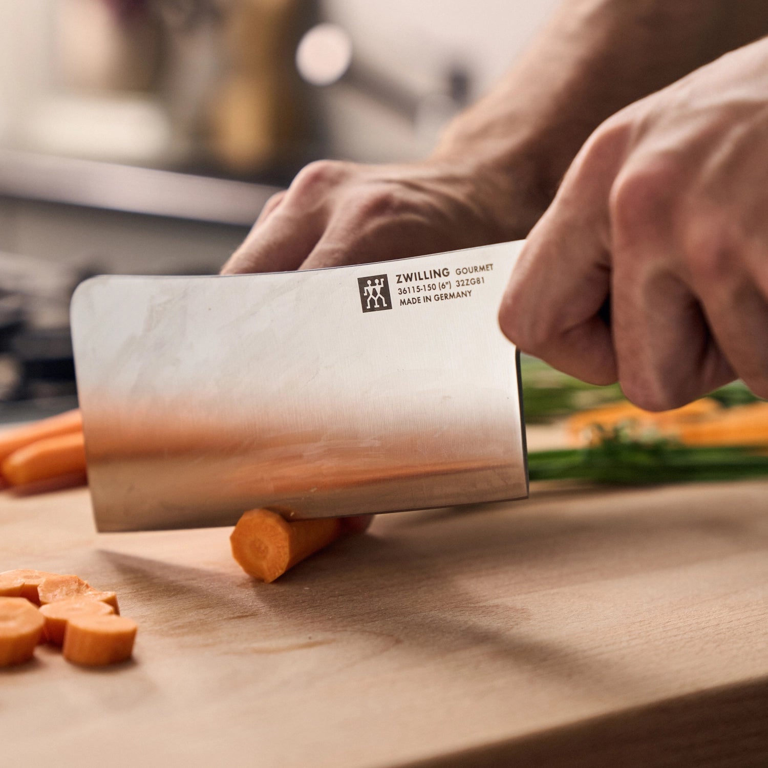 ZWILLING Gourmet Hackmesser, 150 mm, hochwertiges Küchenmesser mit stabiler Klinge, ideal für präzises Hacken und Zerkleinern in der Küche.