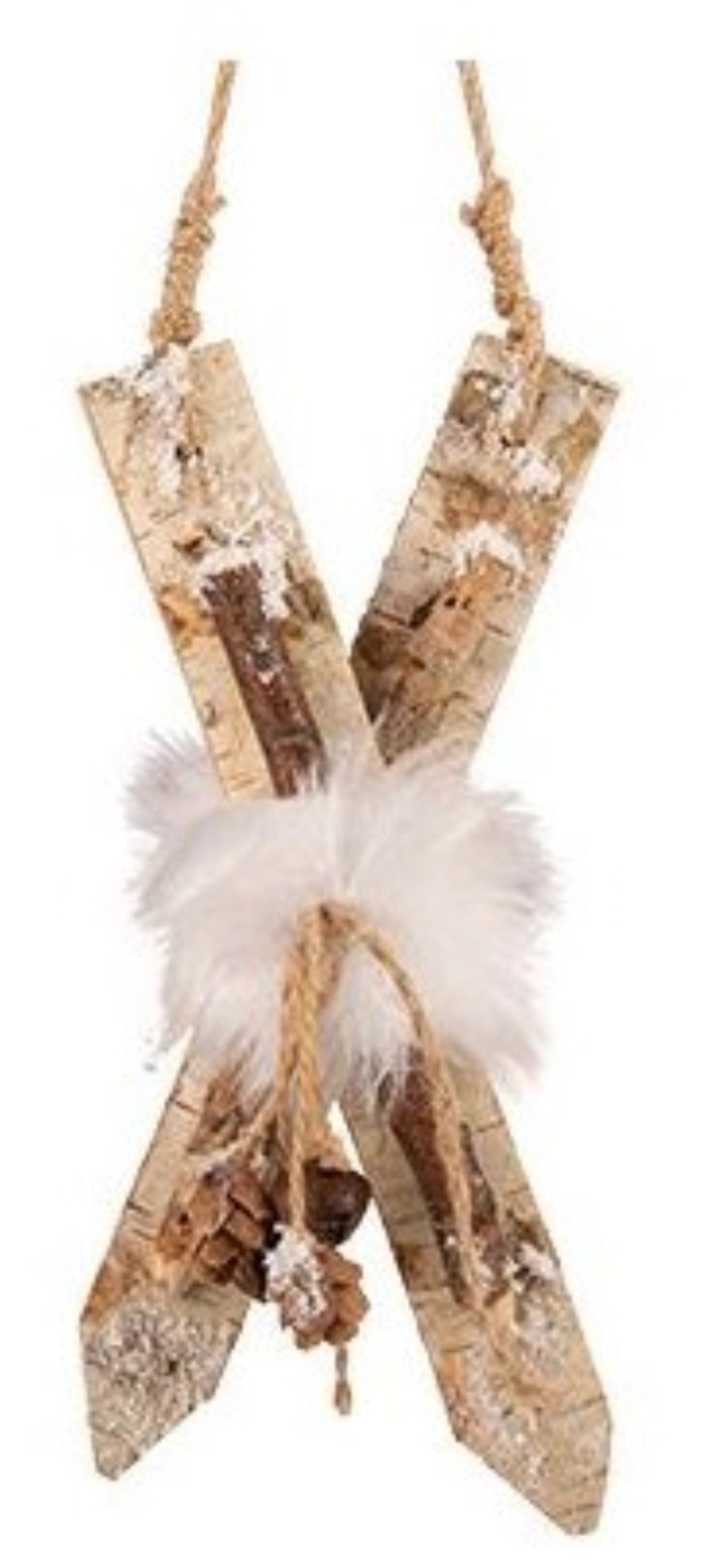Dekorativer Holzaufhänger für Skis im natürlichen Design, ideal für festliche Weihnachtsdekoration und stimmungsvolle Raumgestaltung.