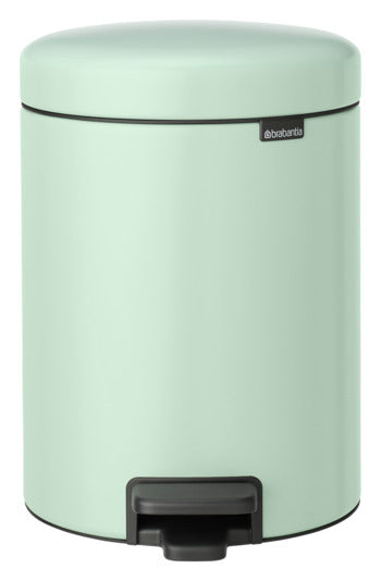 Eleganter BRABANTIA Treteimer NewIcon in jade green (5 l) – praktischer Abfalleimer für modernes Wohnen, ideal für Bad, Küche oder Büro.