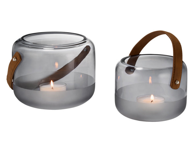 Entdecken Sie das elegante PHILIPPI Windlicht Marlon S aus Glas (ø 15x11 cm) – ein stilvolles Accessoire für gemütliche Lichtakzente in jedem Raum.