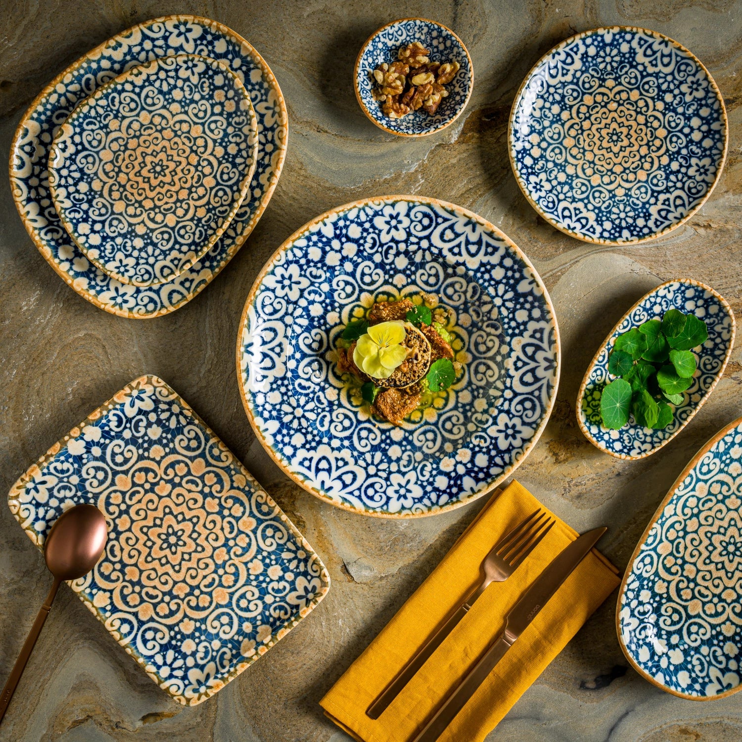 Ovaler Gourmet Teller Alhambra von Bonna, 34x19 cm, ideal für stilvolle Präsentationen und besondere Anlässe.