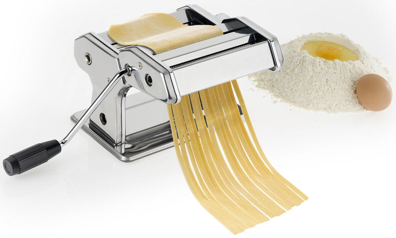 Hochwertige Pastamaschine aus Edelstahl von Westmark, kompakt mit 20x20x15.5cm, ideal für die Zubereitung frischer Pasta zu Hause.