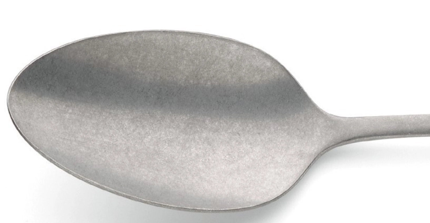 Stilvoller Dessertlöffel aus der Baguette Vintage Serie von Amefa, aus robustem 18/10 Edelstahl, ideal für exquisite Nachspeisen.