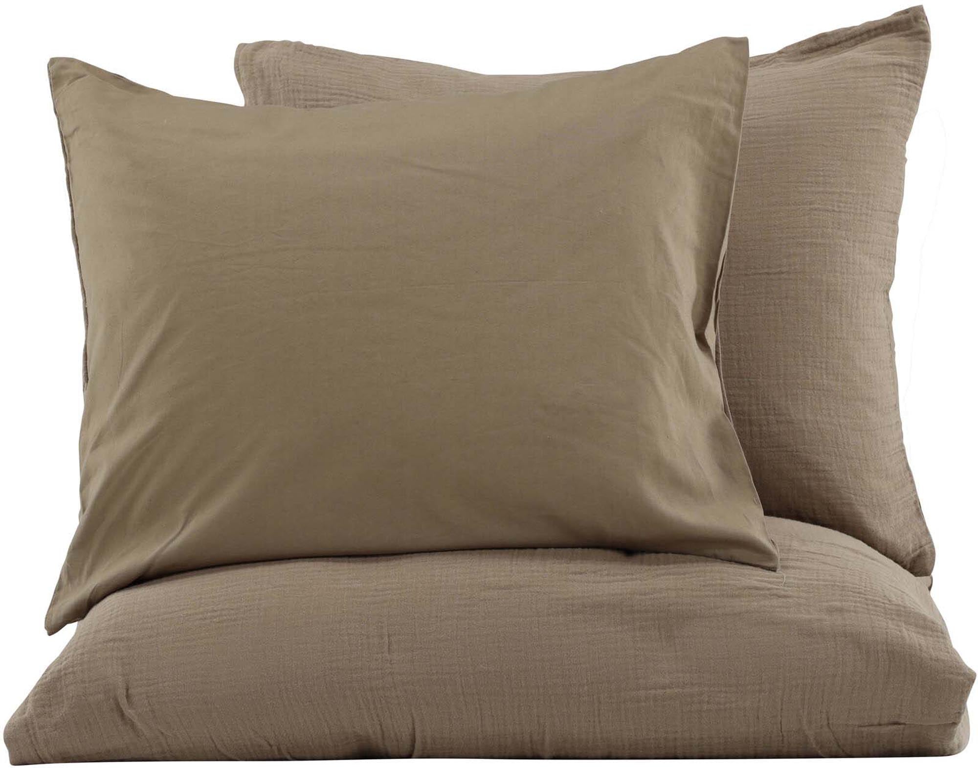 Mila Bettgarnitur von Venture Home: Elegante, gekräuselte Baumwolle in harmonischen Erdtönen für ein gemütliches Schlafzimmerambiente.
