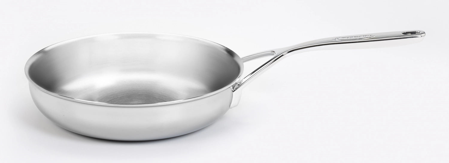 Demeyere 5 Plus Bratpfanne unbeschichtet, 28 cm Durchmesser, perfekt für fettfreies Braten, robust und für höchste Ansprüche entwickelt.
