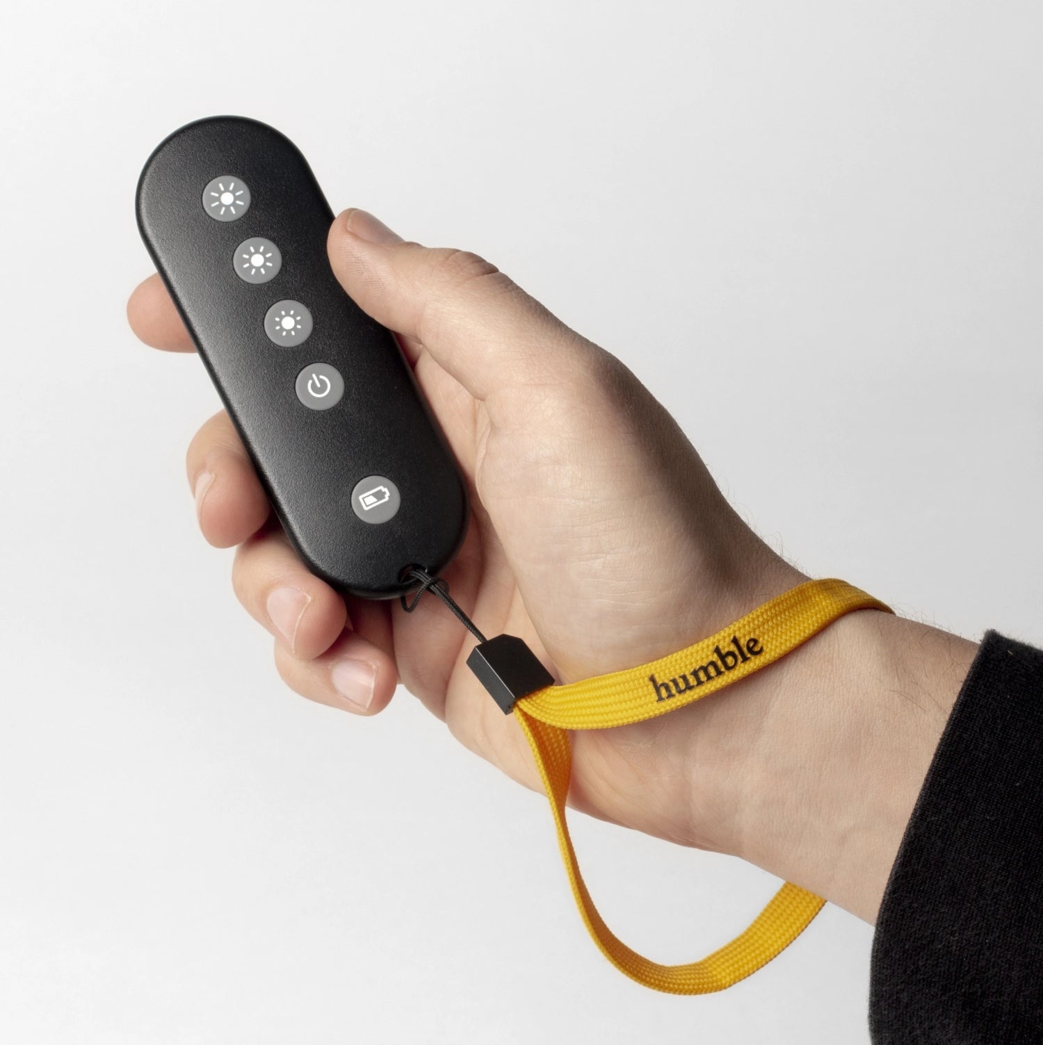 Humble RF-Fernbedienung für eine einfache Steuerung von Kabeln und Lampenfassungen, stilvolles Design für zeitgemäße Lichtlösungen.