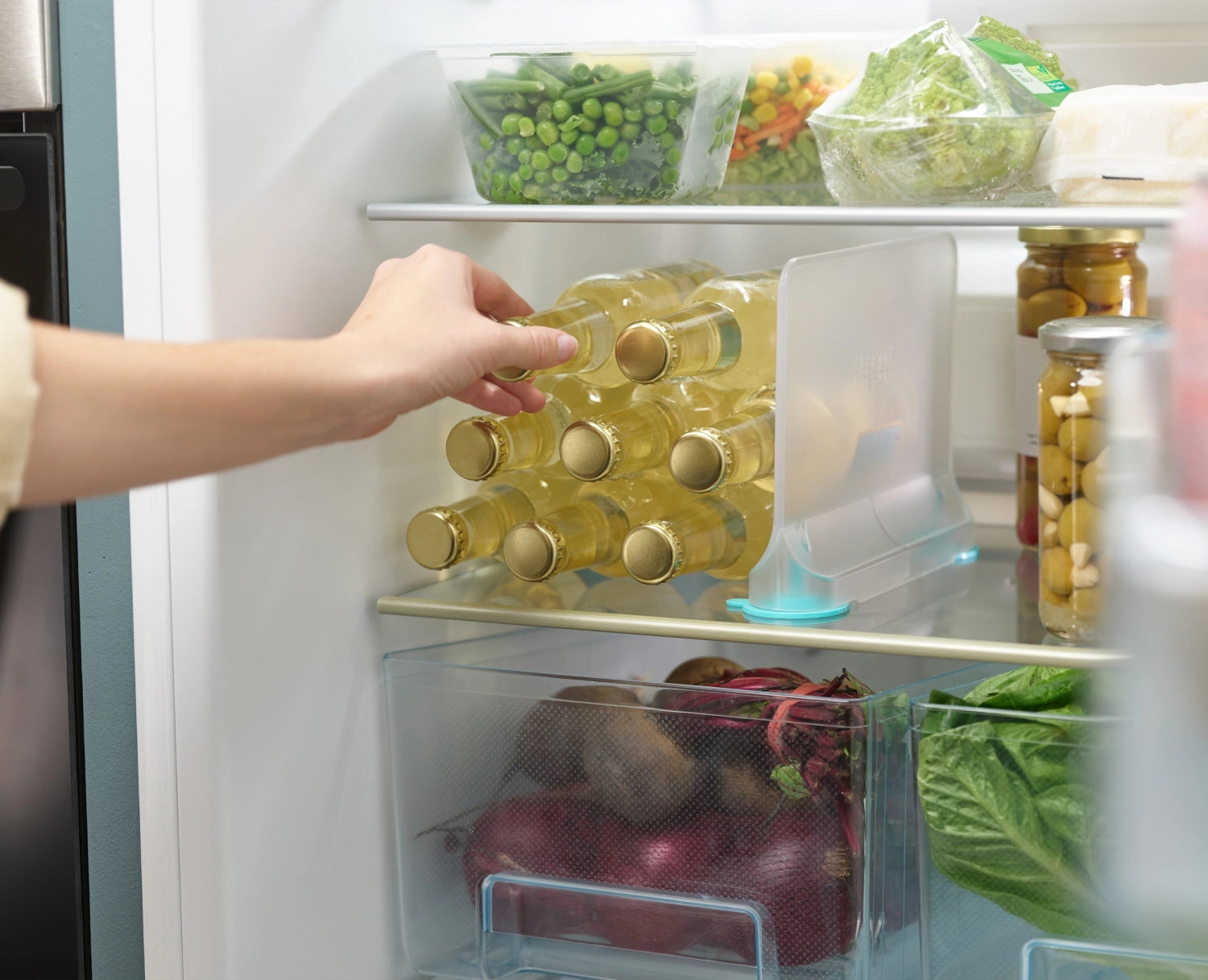 FridgeStore Trennwand von Joseph Joseph, ideal zur flexiblen Unterteilung von Kühlschrankfächern für mehr Ordnung und Platz.