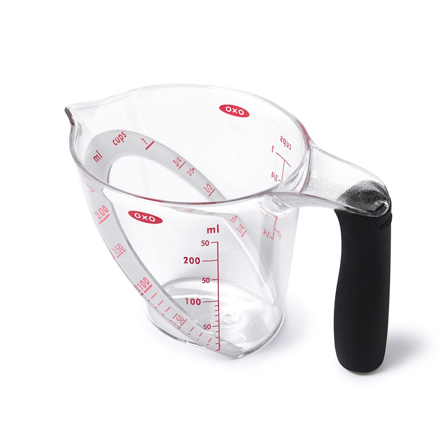 OXO abgewinkelter Messbecher mit 250 ml Fassungsvermögen, ideal für präzises Messen und Ausgießen von Flüssigkeiten, ergonomisches Design.
