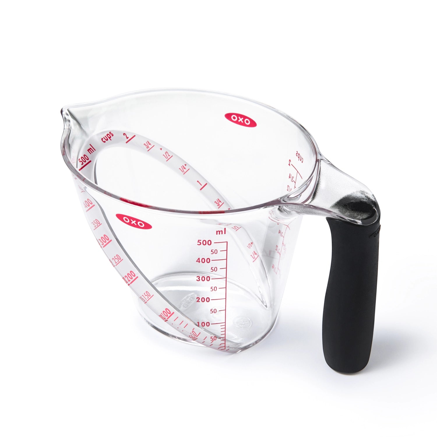 OXO abgewinkelter Messbecher mit 500 ml, ideal für präzises Abmessen und einfaches Ausgießen von Flüssigkeiten und Zutaten.