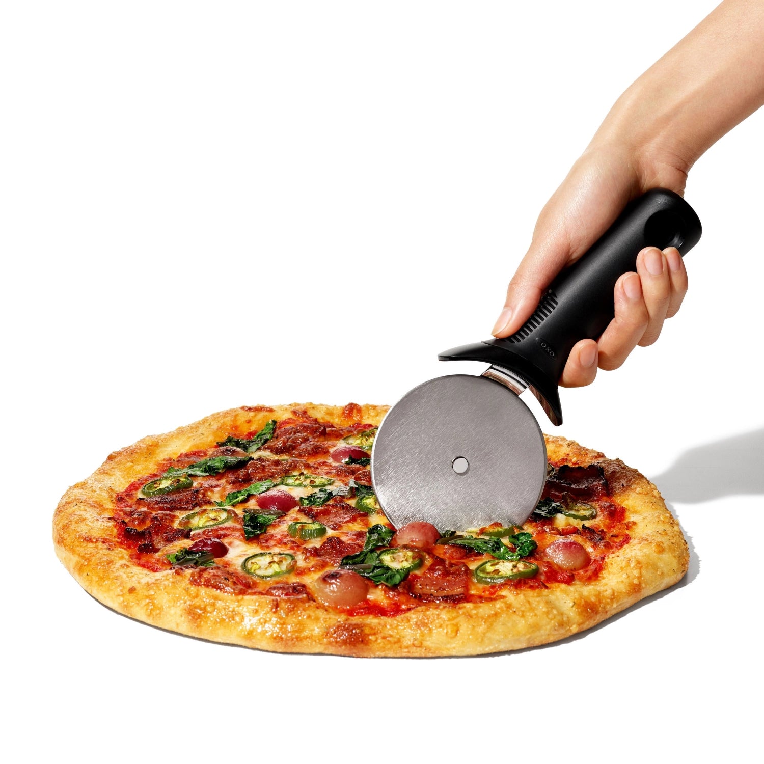 Effizientes Pizzarad von OXO mit 10 cm Durchmesser, ideal zum einfachen Schneiden von Pizza und Teig, bietet eine komfortable Handhabung.