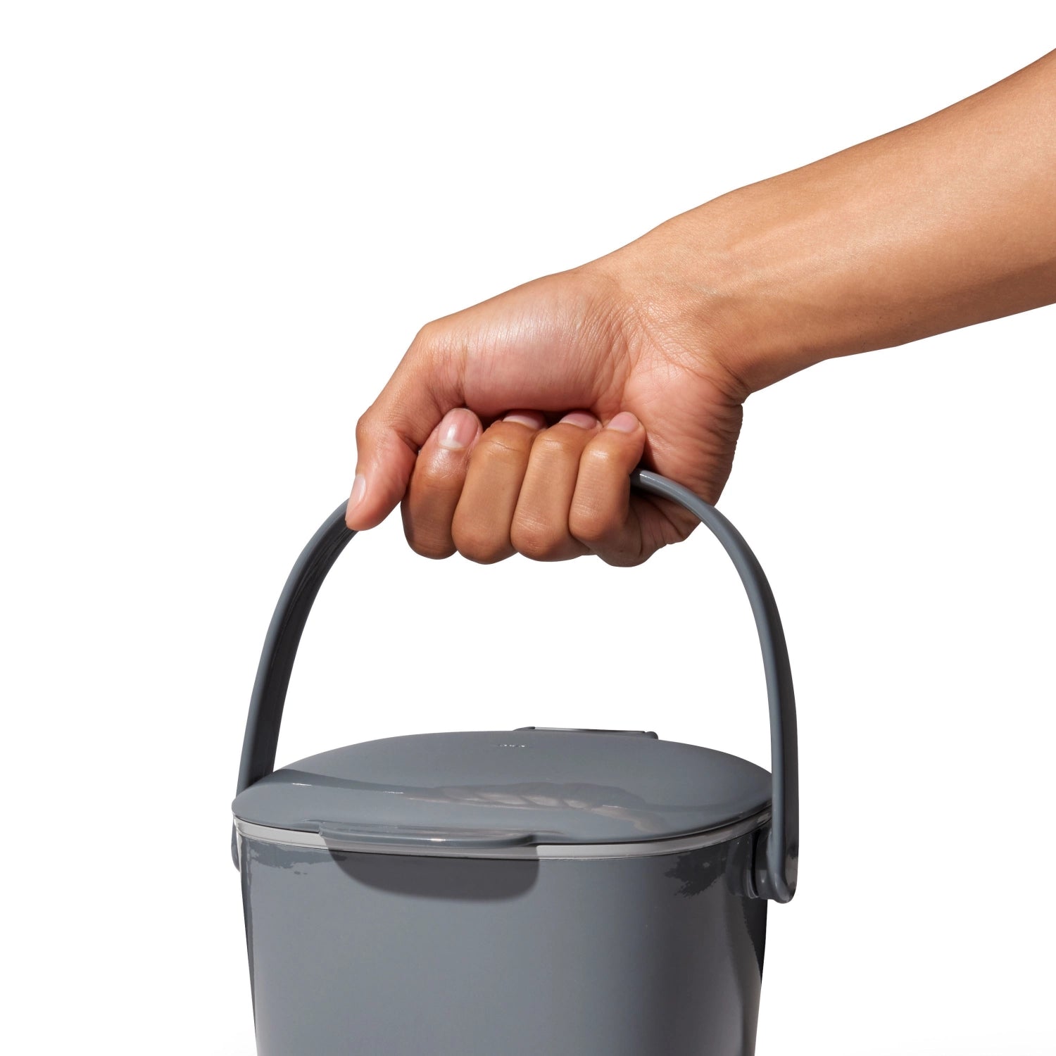 Eleganter schwarzer Kompostbehälter von OXO mit 2.83L Fassungsvermögen, perfekt für umweltbewusste Haushalte und einfache Küchenorganisation.
