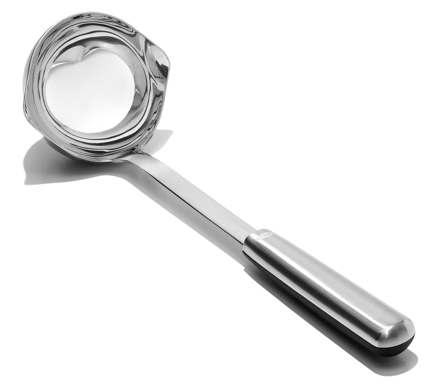 Hochwertige OXO Good Grips Steel Kelle, 33 cm, perfekt zum Wenden und Servieren von Gerichten, mit rutschfestem Griff für optimalen Komfort.