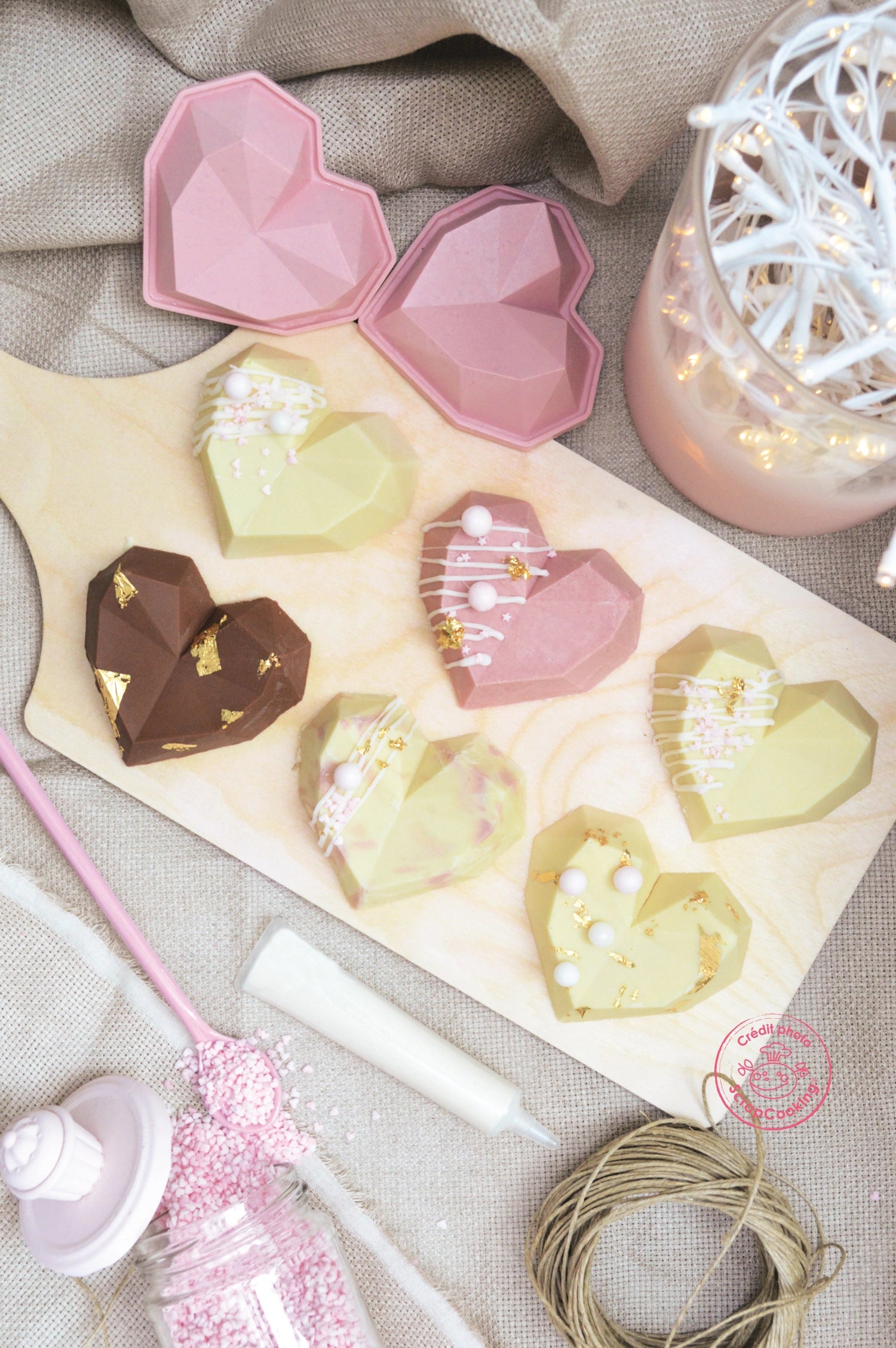 Set aus 6 Silikonformen in Herz-Diamant-Form, ideal für das Backen von originellen Desserts und besonderen Anlässen.
