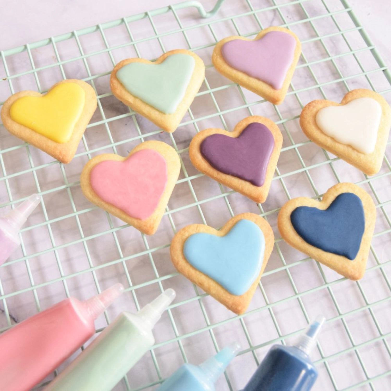 Pastellgelber Schokoladenstift von Scrap Cooking, 25g, ideal zum Dekorieren von Desserts und Backwaren, verleiht süßen Kreationen einen besonderen Geschmack.