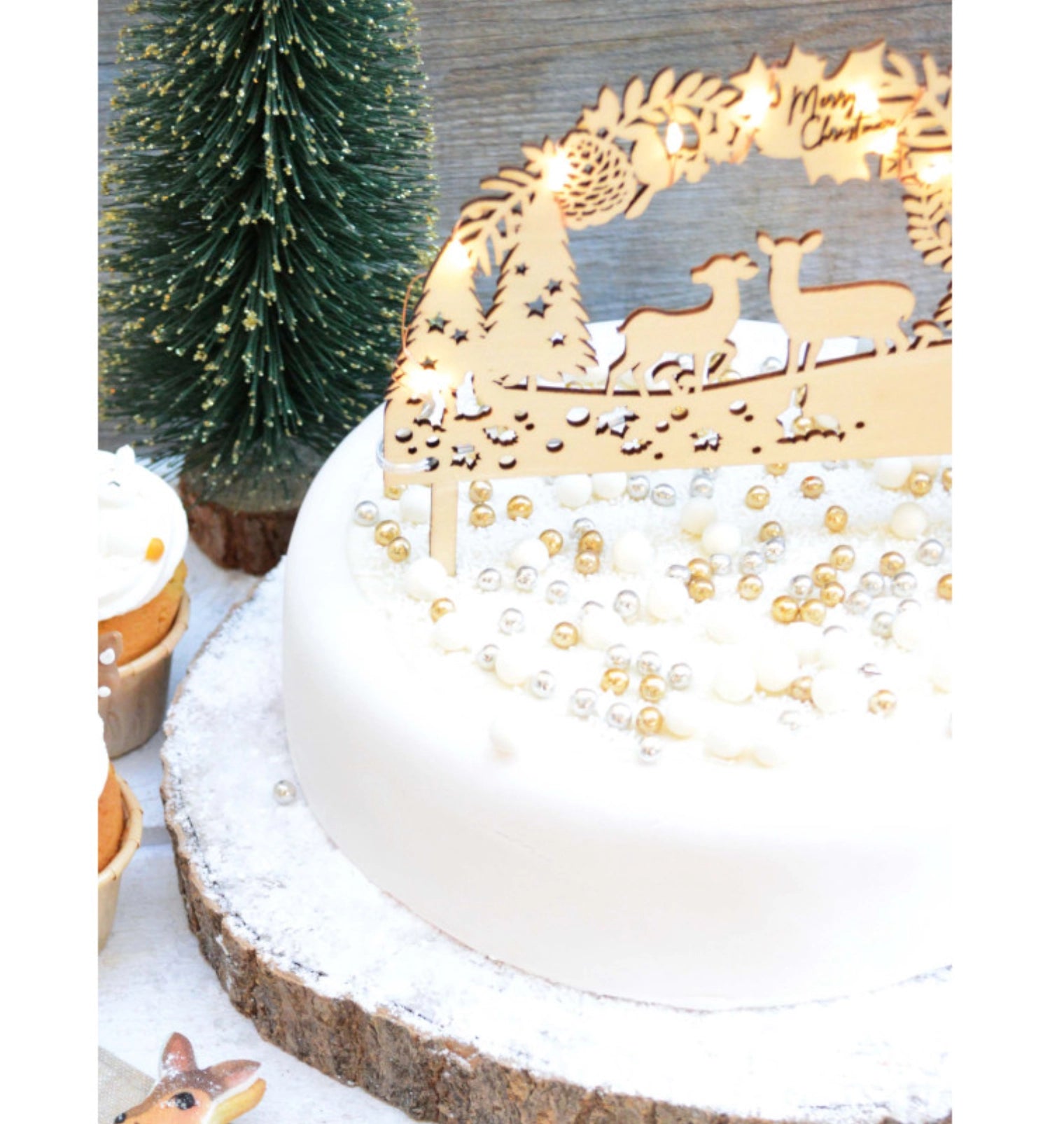 Bunte Deko Zucker Mix Zauber-Perlen in Gold, Silber und Weiß, perfekt zum Verzieren von Backwaren und Desserts für festliche Anlässe.