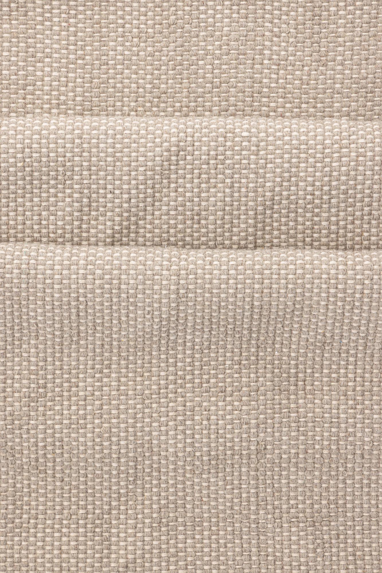 Stilvoller Vilma Teppich in warmen Beigetönen, perfekt für gemütliche Räume, Größe 230x160 cm, von Venture Home.