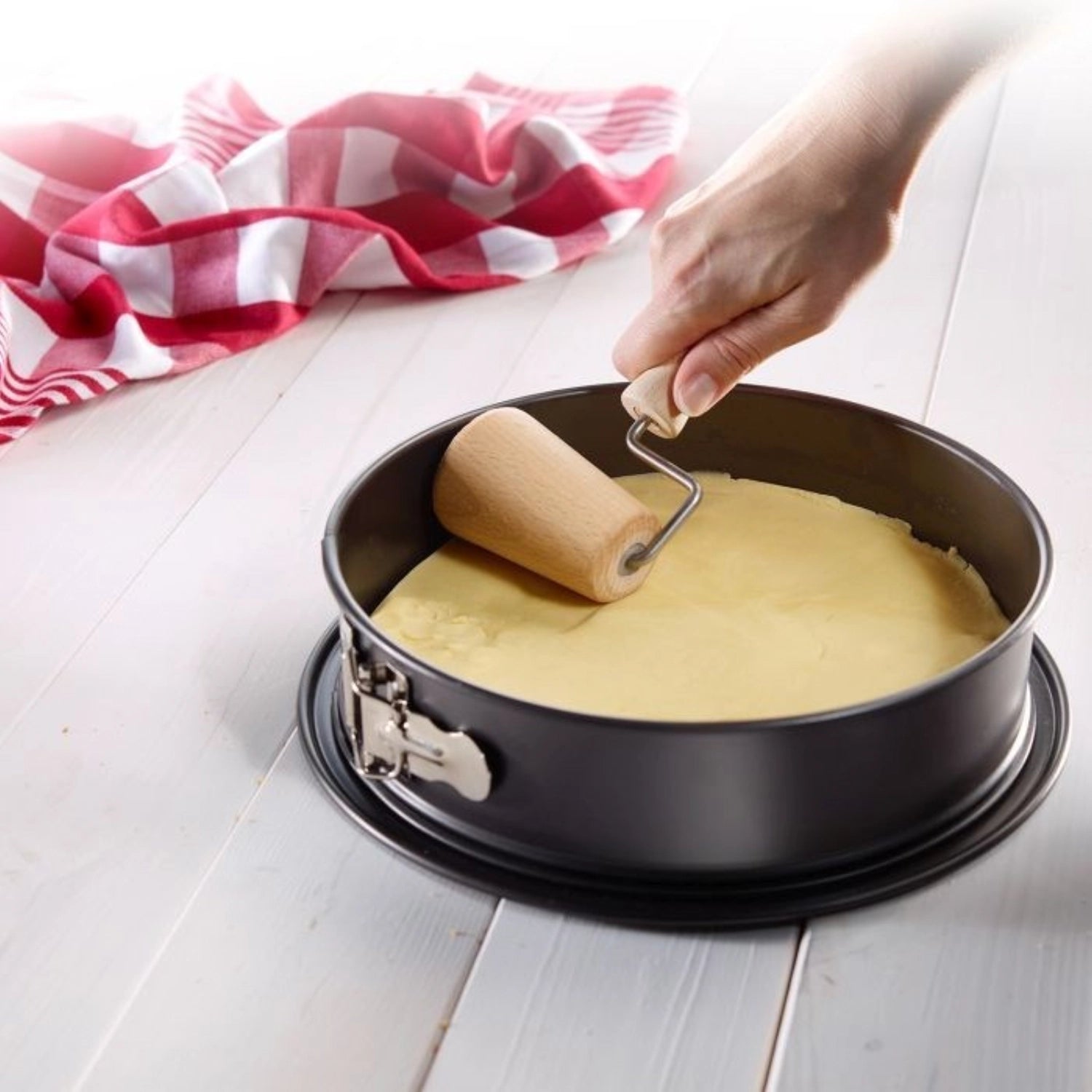 Eleganter konischer Teigroller aus Buchenholz von Westmark, perfekt für das gleichmäßige Ausrollen von Teig für verschiedene Backwaren.