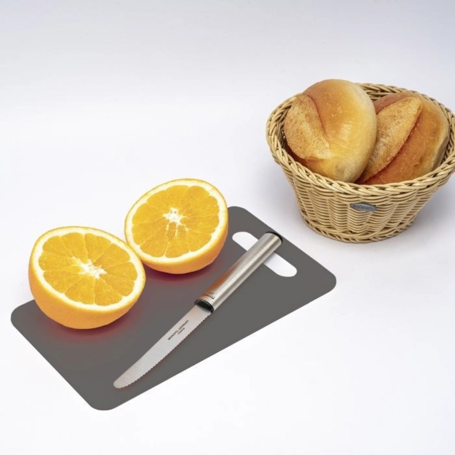 Praktisches Set mit 4 eleganten Frühstücksbrettchen von Westmark, 25x15 cm, perfekt für ein stilvolles Frühstück und vielseitig einsetzbar.