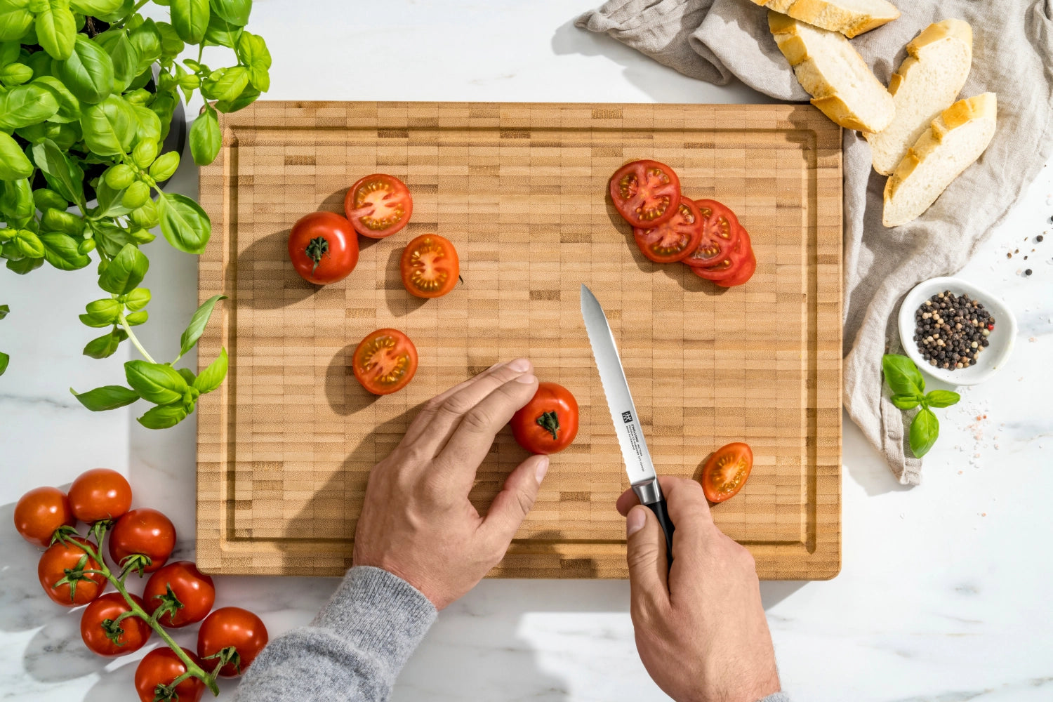 Hochwertiges Universalmesser All Star 130 von Zwilling in stilvollem chrome-silber, perfekt für präzises Schneiden und vielseitige Küchenanwendungen.