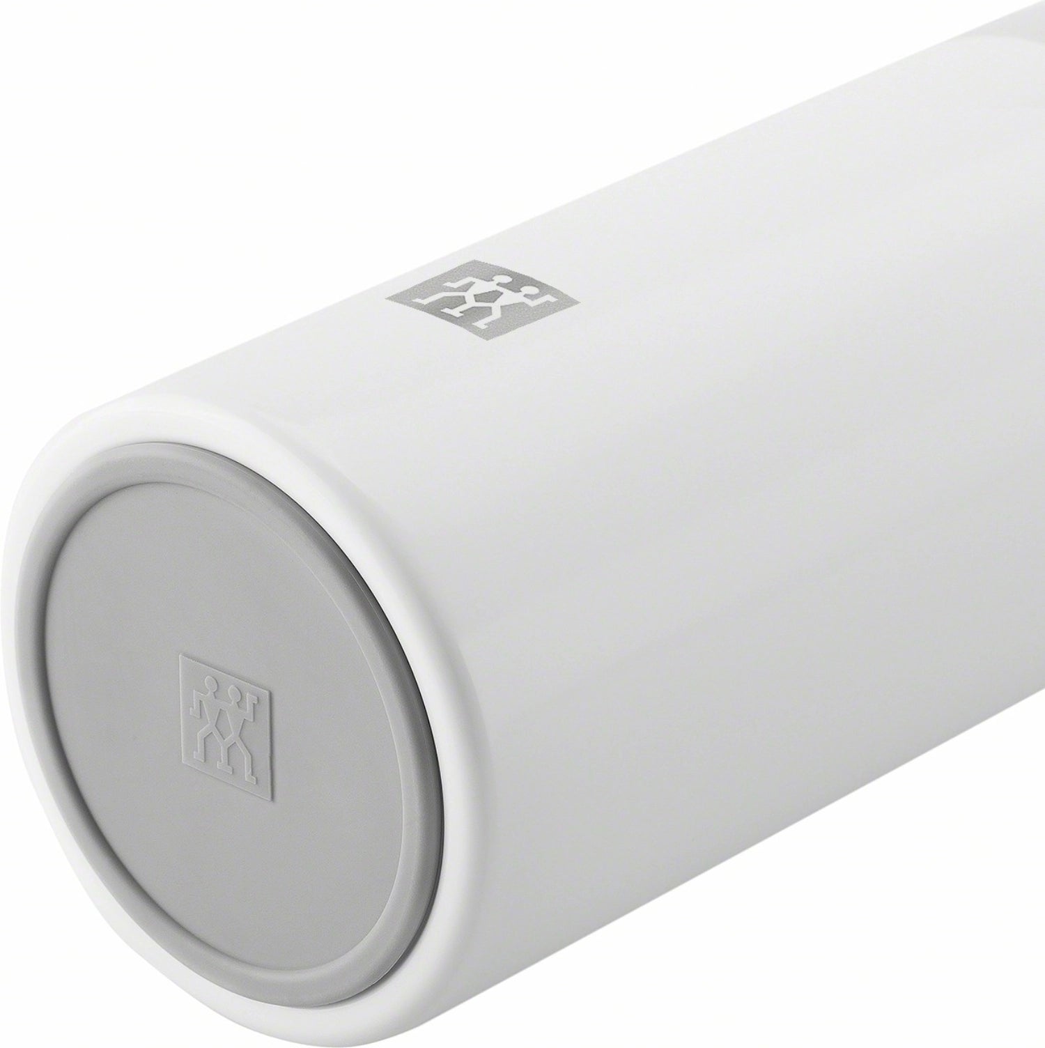 Elegante Thermo-Infuserflasche in Silber und Weiß, 420 ml, perfekt für die Zubereitung von köstlichen Tees und fruchtigen Erfrischungen unterwegs.