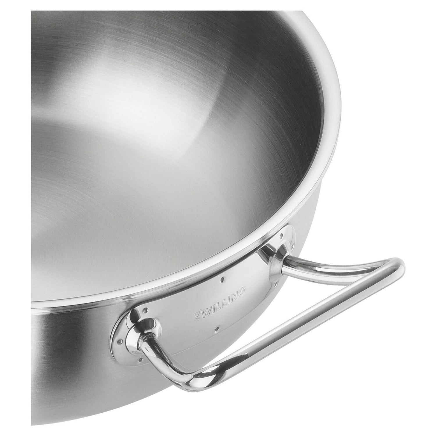 Robuster ZWILLING Pro Wok mit 30 cm Durchmesser, perfekt für kreative Wokgerichte und vielseitige Zubereitungsmethoden in der Küche.