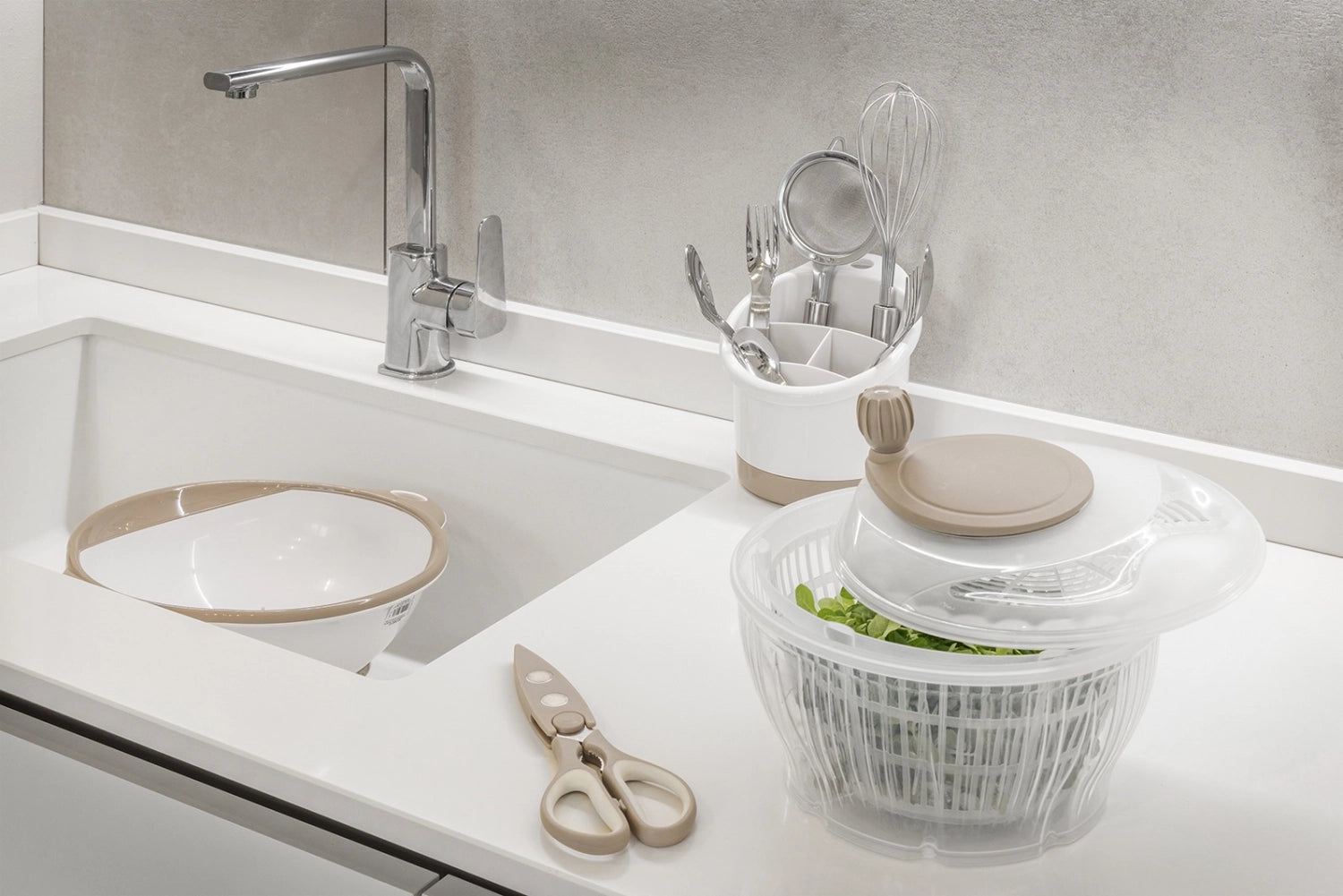 Edelstahl-Servicegabel von Abert, 33.8 cm lang, ideal für Buffets und festliche Anlässe, vereint Funktionalität und elegantes Design.