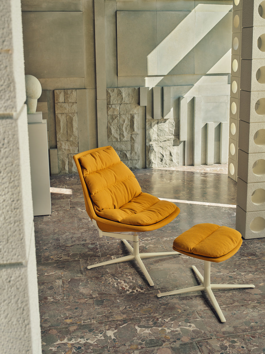 Fat Frank F06 - Fußhocker in Orange präsentiert im Onlineshop von KAQTU Design AG. Hocker ist von Mdd