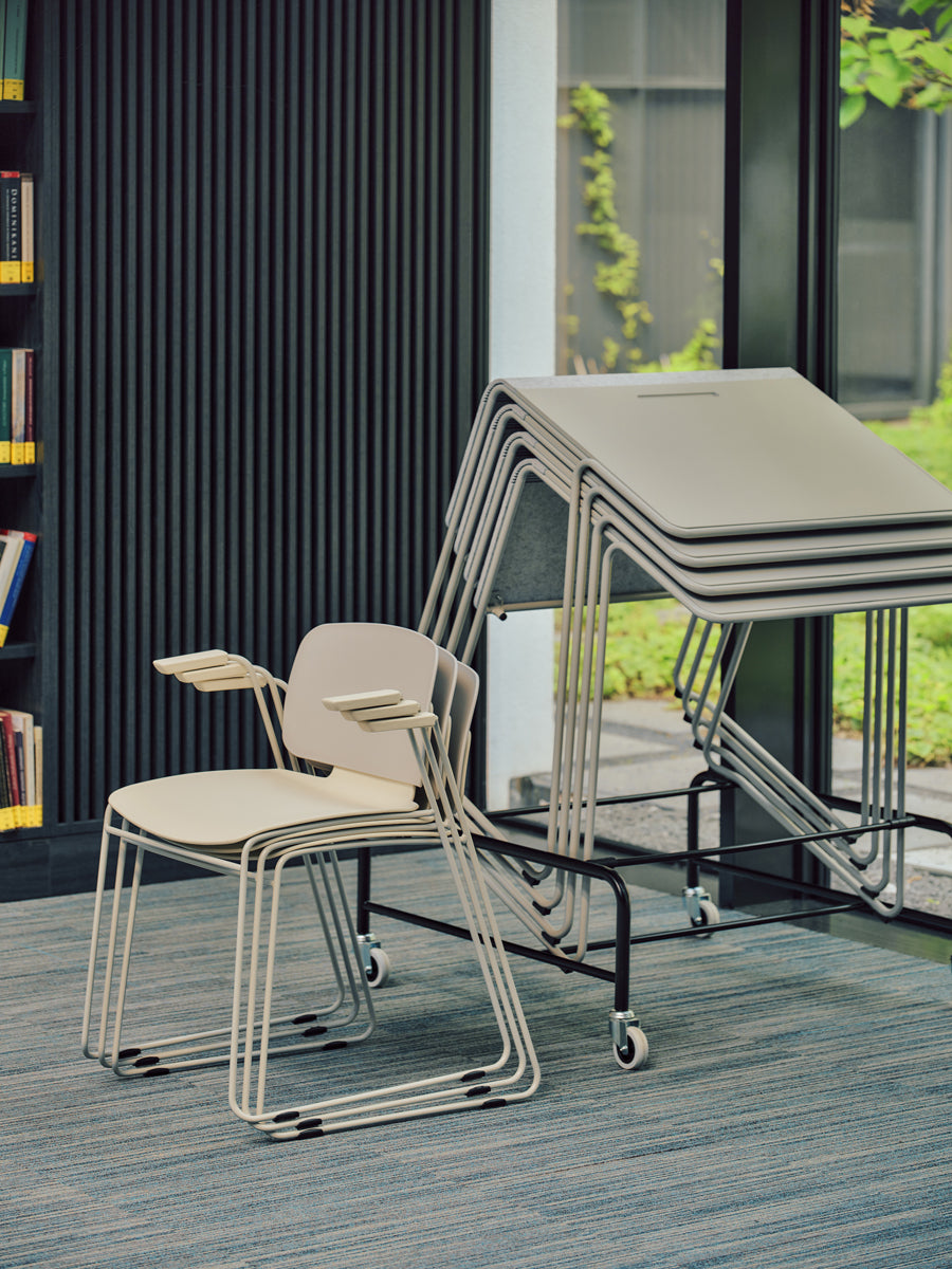 Lena LEK03P - Stuhl in Blau präsentiert im Onlineshop von KAQTU Design AG. Stuhl ist von Mdd
