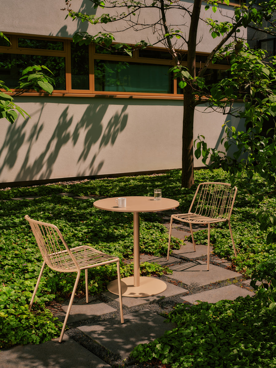 Bolt OSTK67 - Cafeteriatisch in Gelb präsentiert im Onlineshop von KAQTU Design AG. Gartentisch ist von Mdd
