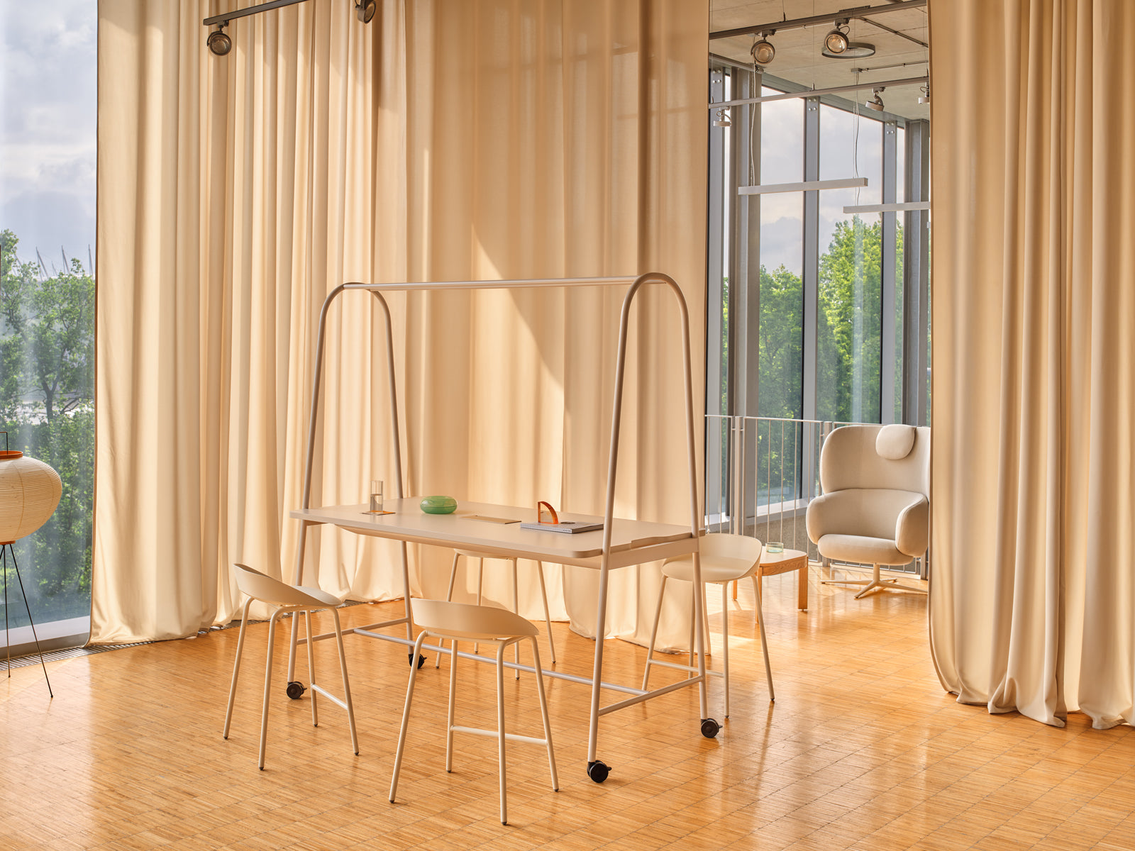 Ampla AURZ04 - Hochtisch in Eiche Natur präsentiert im Onlineshop von KAQTU Design AG. Hochtisch ist von Mdd