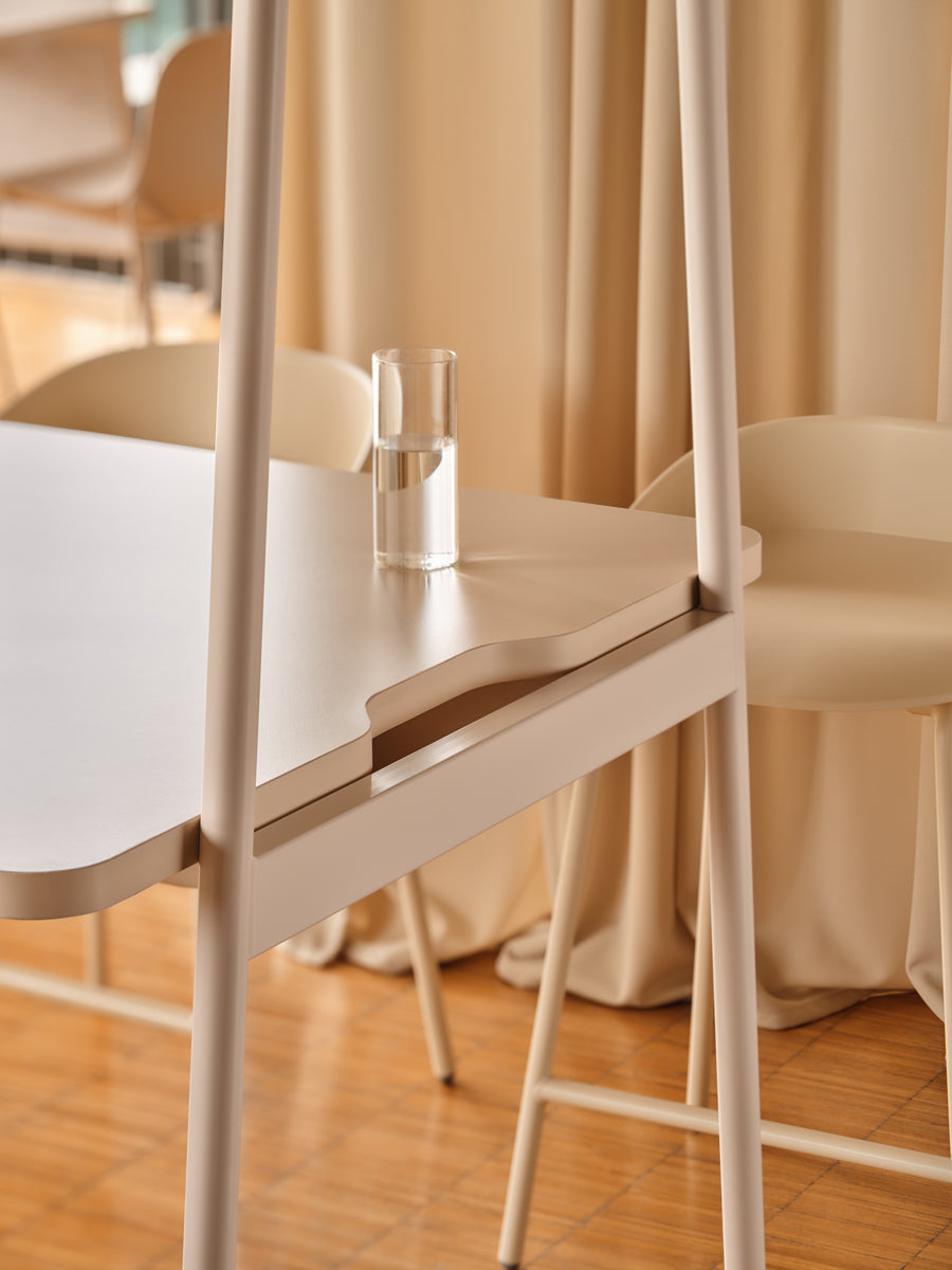 Ampla AURZ03 - Hochtisch in Eiche Natur präsentiert im Onlineshop von KAQTU Design AG. Hochtisch ist von Mdd
