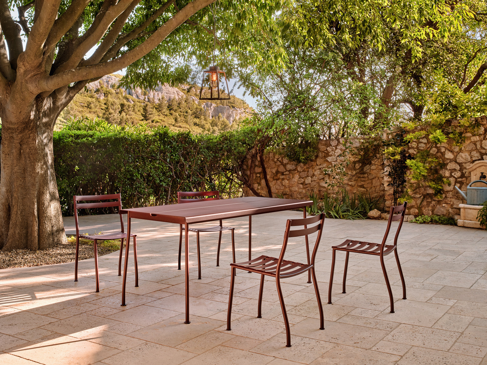 Flaner FLR05 - Tisch in Türkis präsentiert im Onlineshop von KAQTU Design AG. Gartentisch ist von Mdd