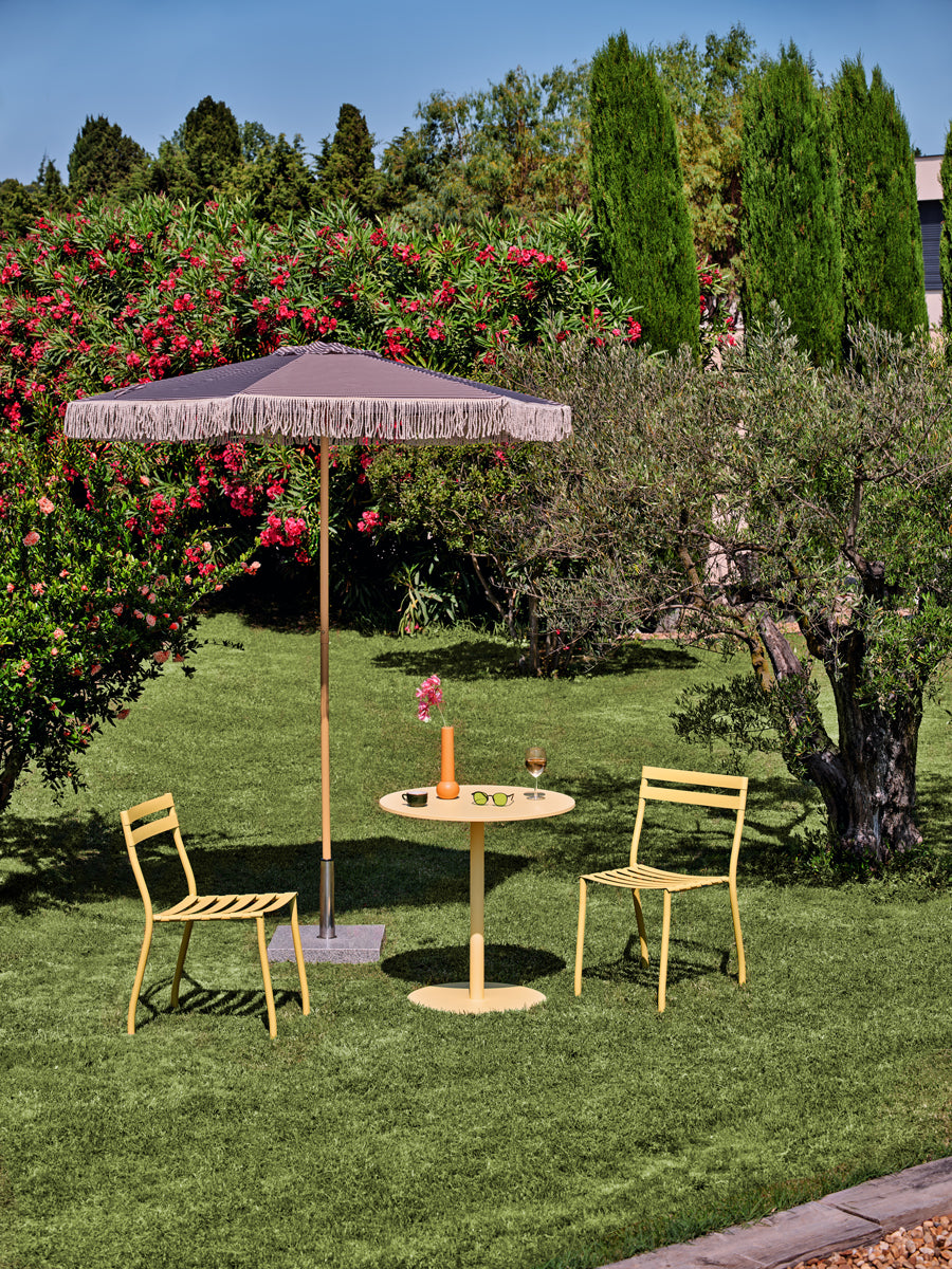 Bolt OSTK67 - Cafeteriatisch in Gelb präsentiert im Onlineshop von KAQTU Design AG. Gartentisch ist von Mdd