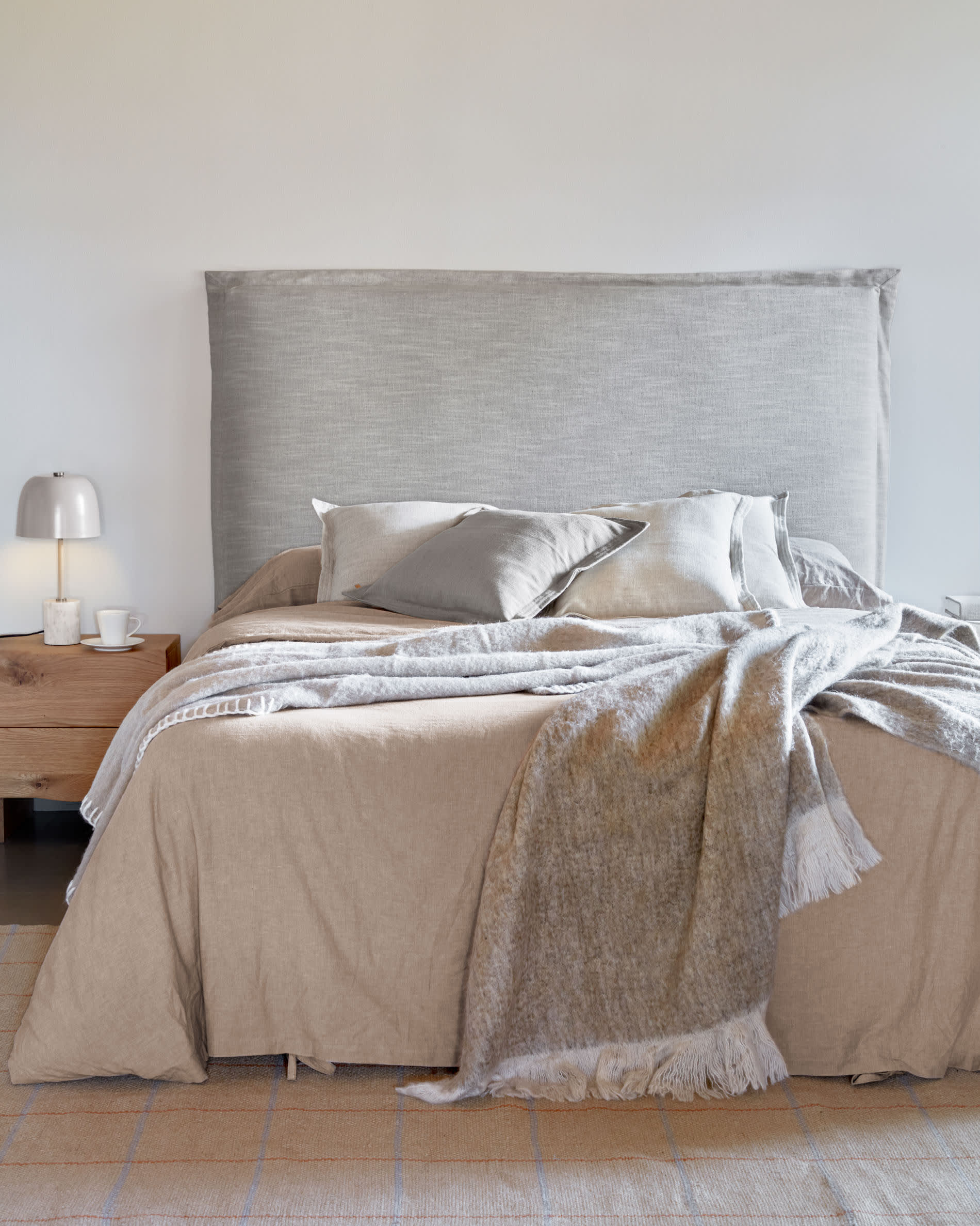 Das Talo Bettgestell 150x190 cm von Kave Home bietet modernes Design und Komfort, ideal für ein stilvolles Schlafzimmer.